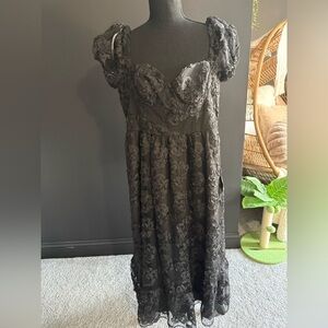 Lulu's Black Floral Appliqué Puff Sleeve Midi Dress